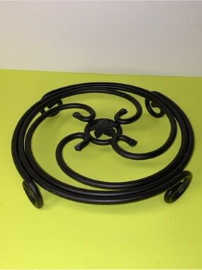 Longaberger Wrought Iron 8" Round Trivet Maple Leaf With Swirl Design